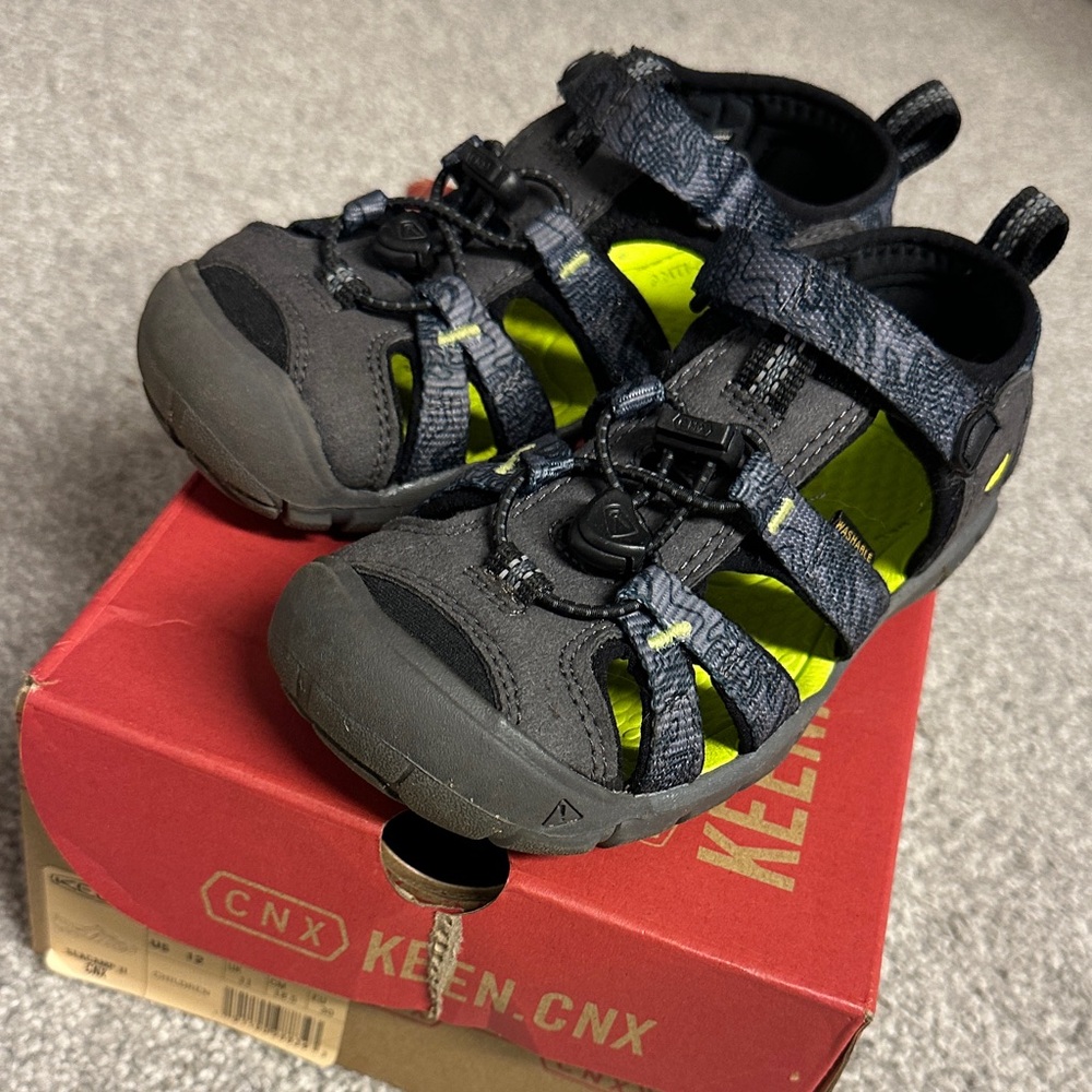Keen Kids' Black and Neon Green Water Shoes Size 12